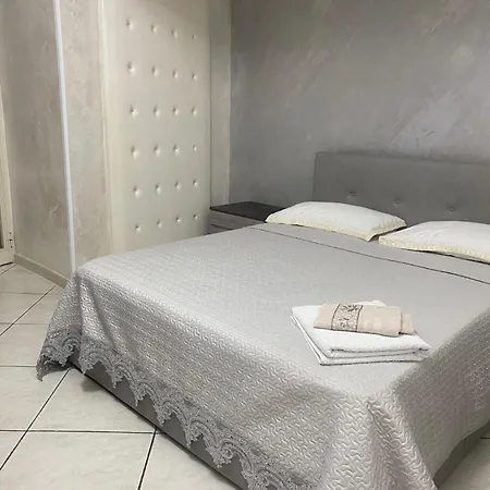 Holiday In Center Nápoly